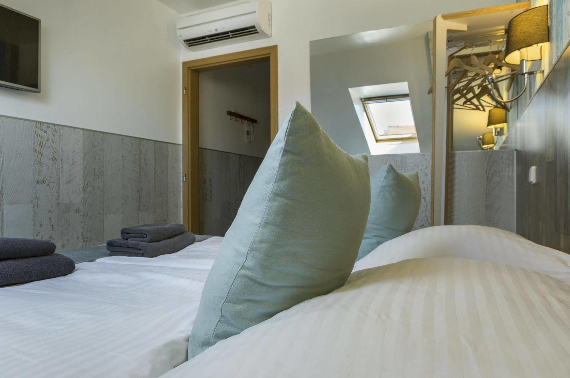 Hotel Royal Court 3*