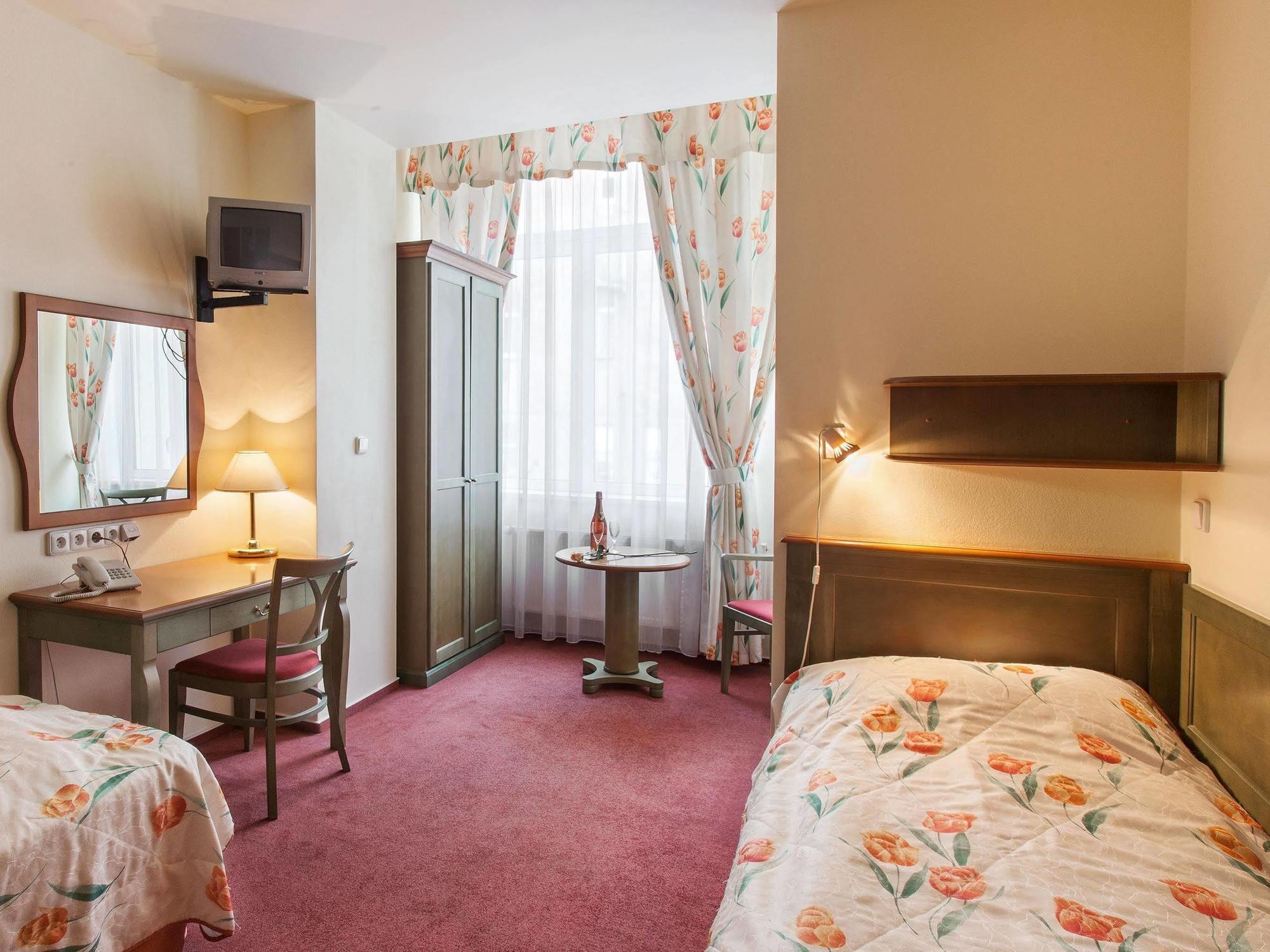 Augustus Et Otto Hotel 4*