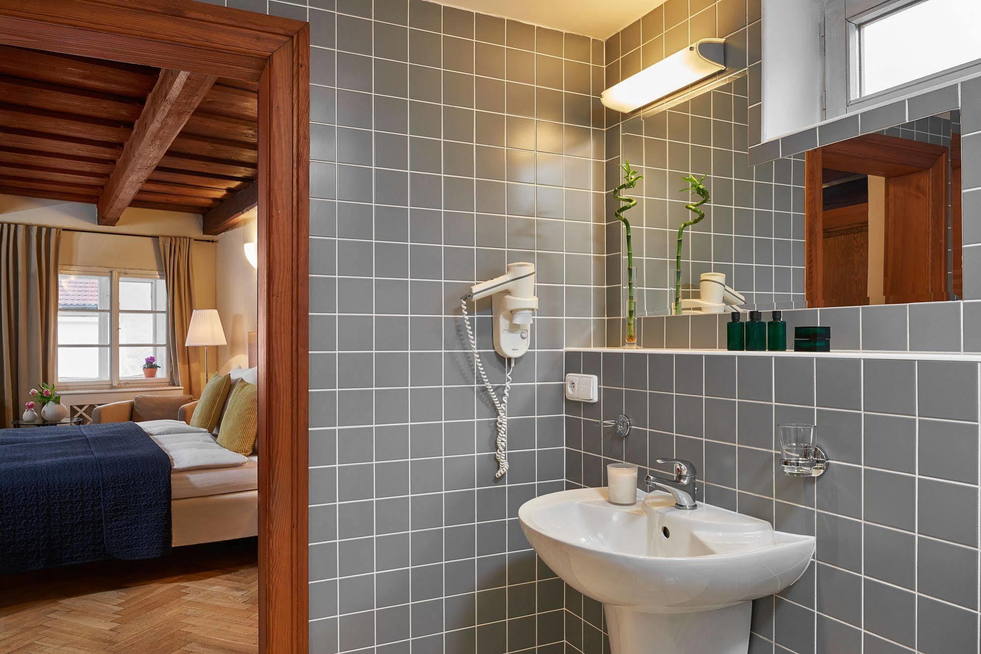 Hotel Mostecka 12 Prag