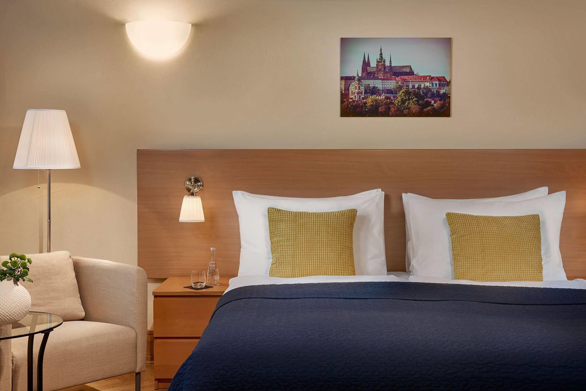 Hotel Mostecka 12 Prag