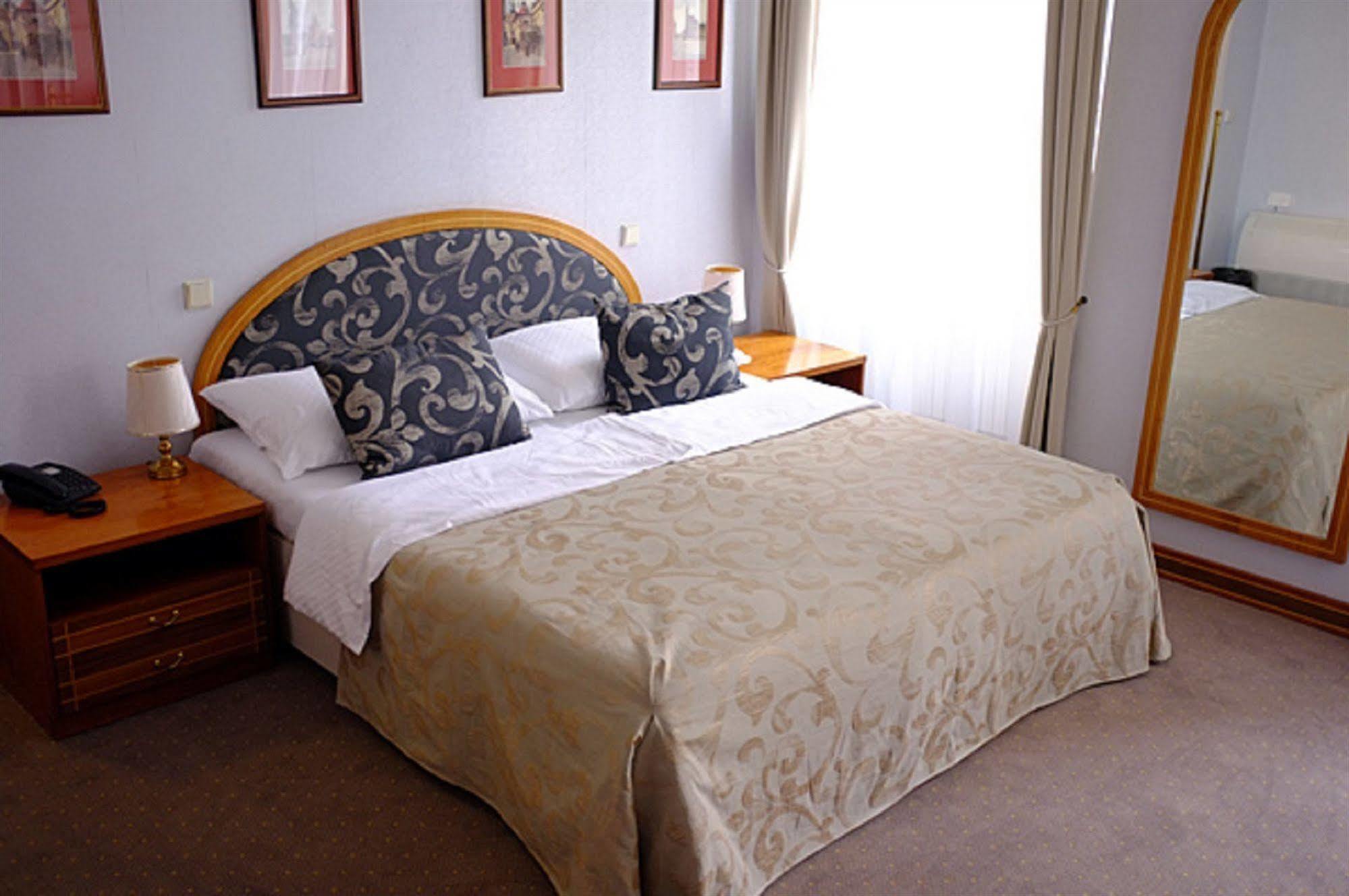 Pod Vezi Otel Prag