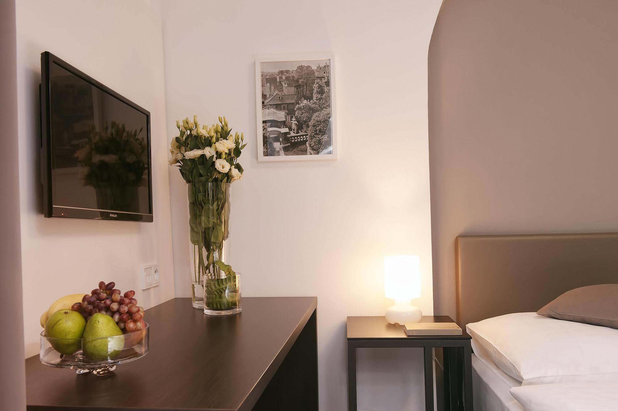 Casa de hóspedes Na Vinici 2*