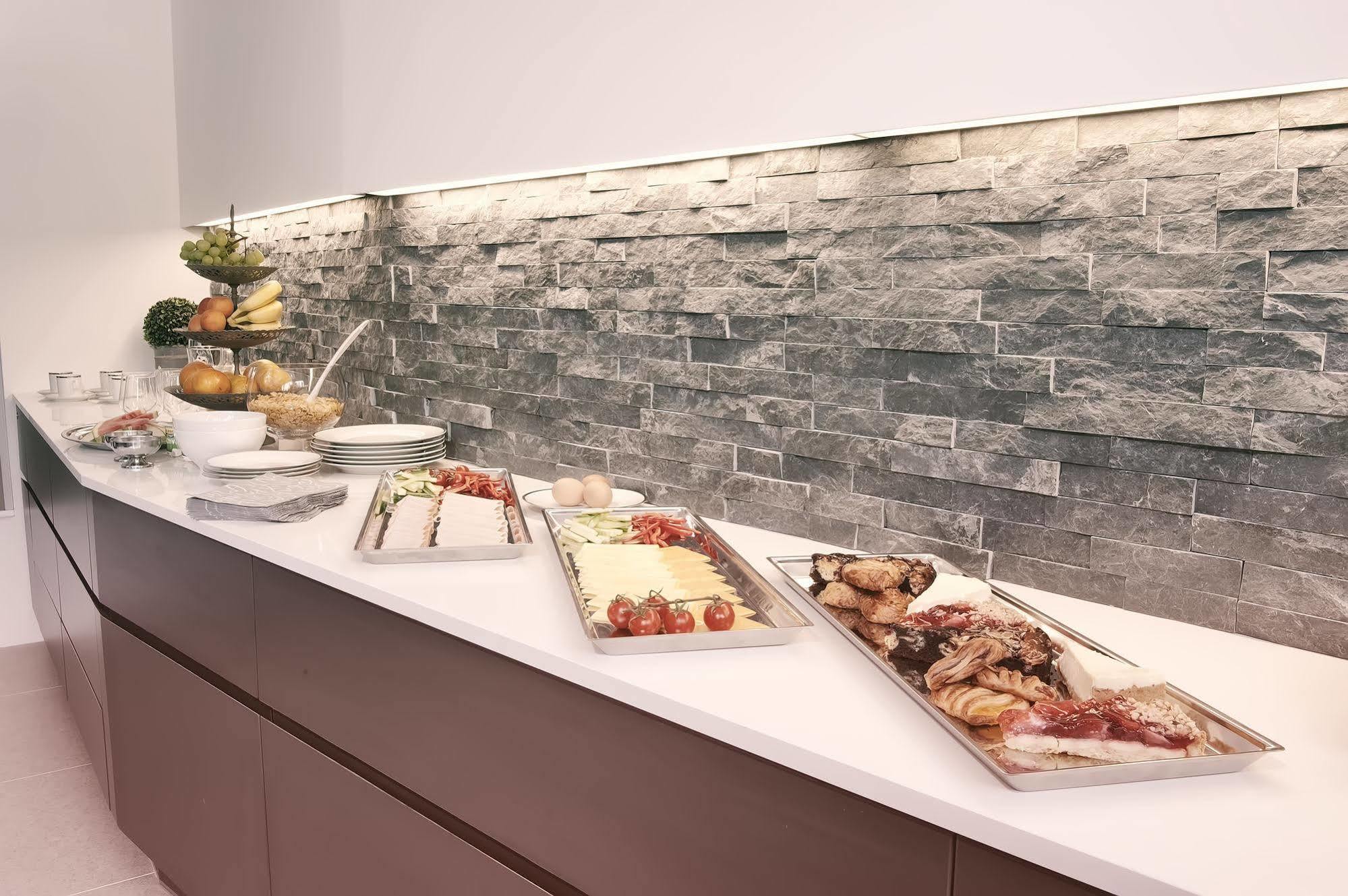 Na Vinici Guest house Prague