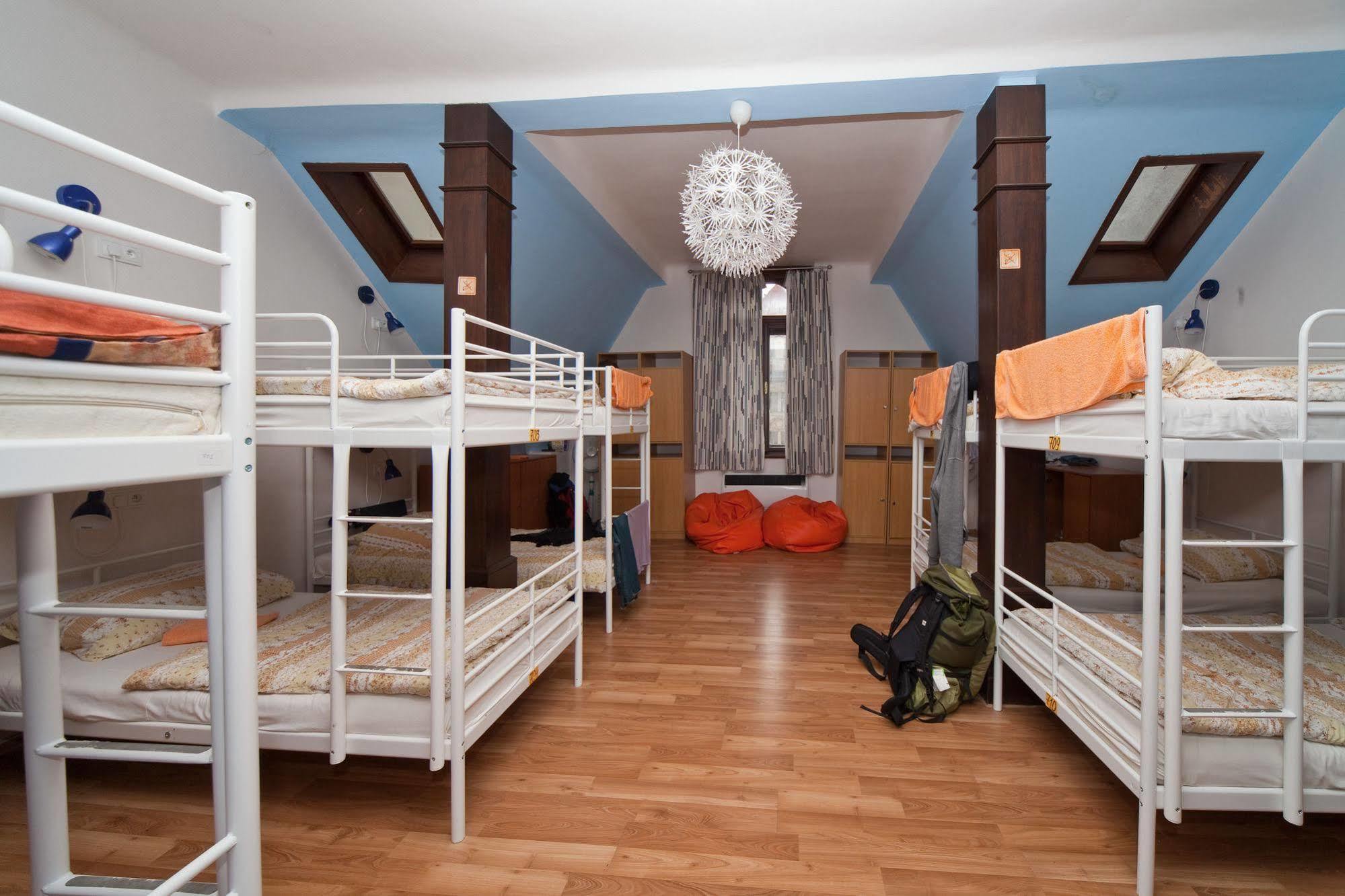 Auberge de jeunesse Orange *