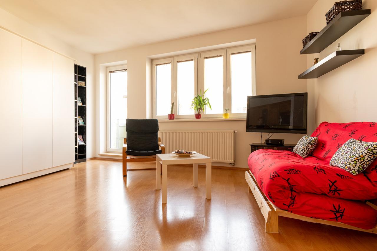 New Studio With Private Parking Prag