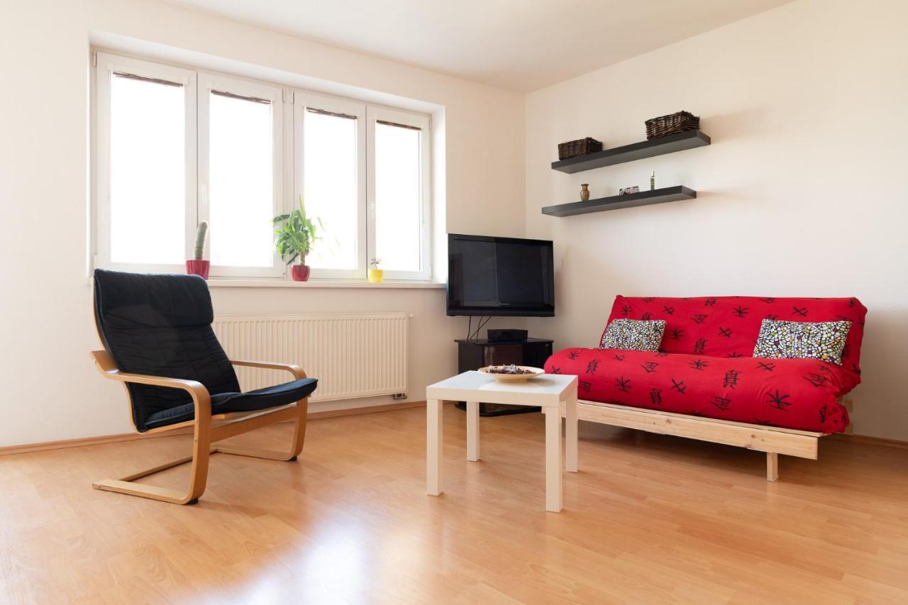 New Studio With Private Parking *