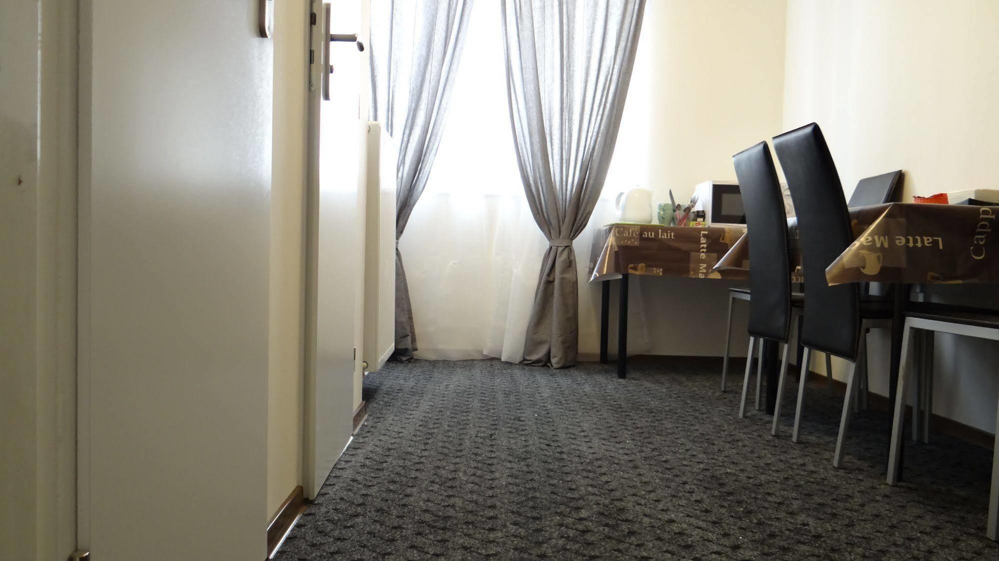 Hostel Sokolska Youth *