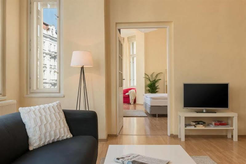 Old Town Aparthotel 3*