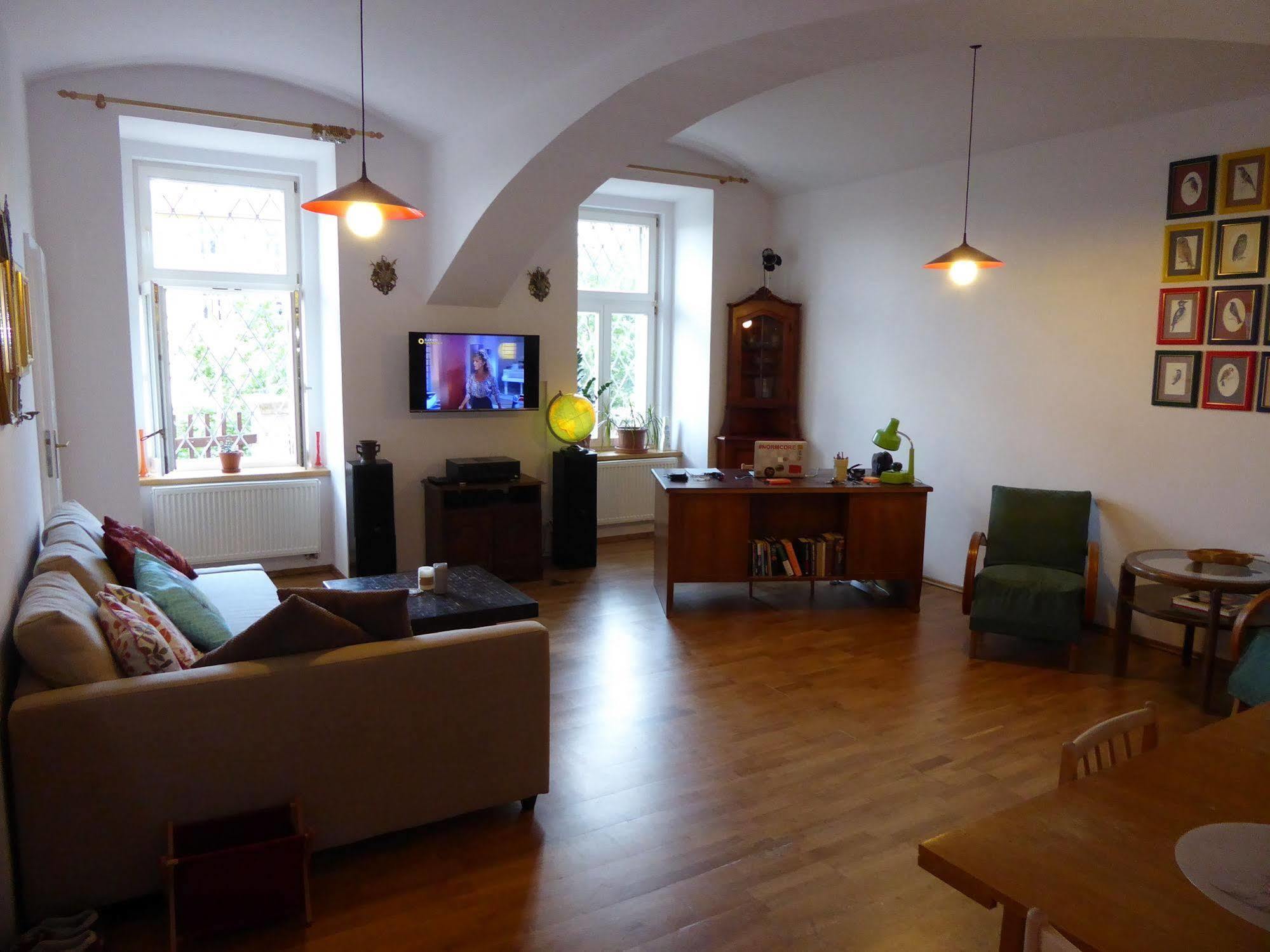 Apartment Victoria Design - Rehorova Prague