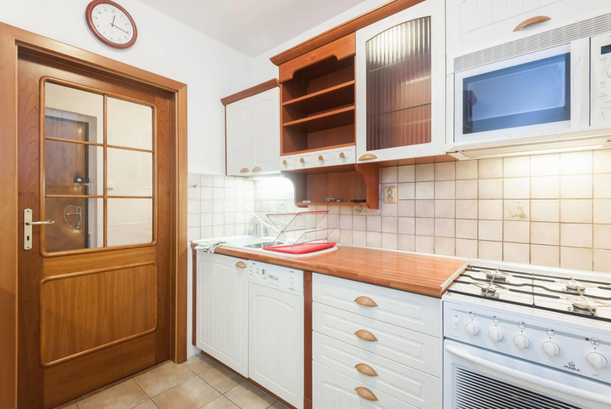 Long Apartment *