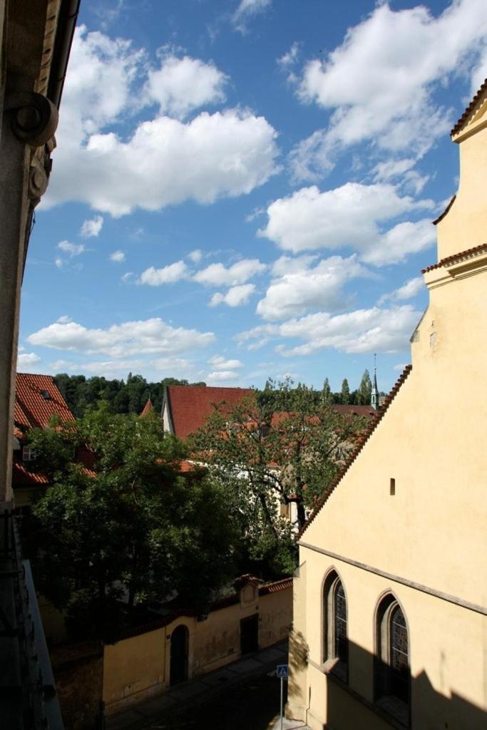 Spacious Elegance In The Heart Of Old Town Daire Prag
