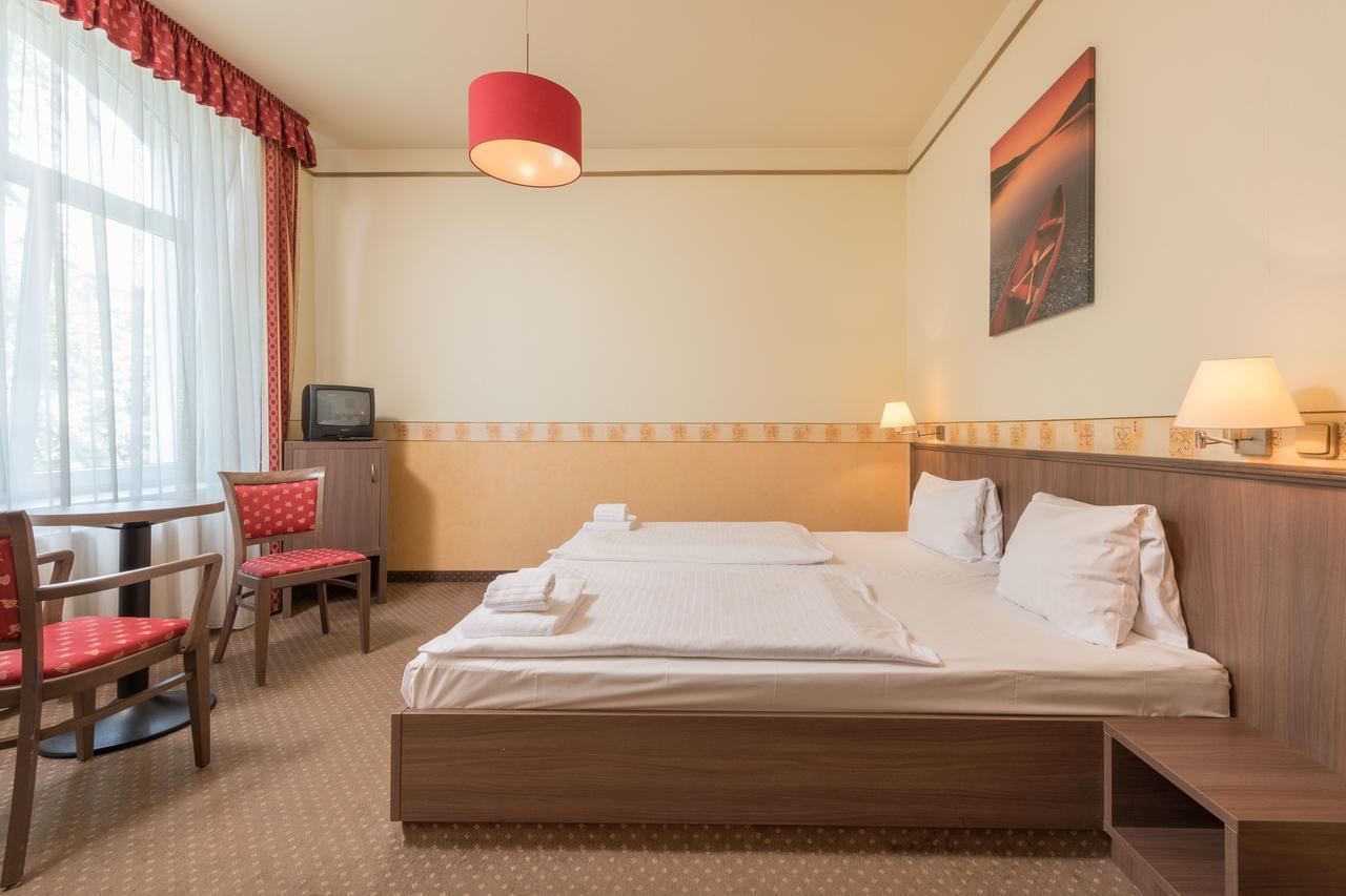 Ostruvek 3* Prague