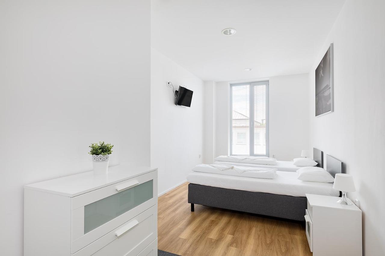& Letov Hostel
