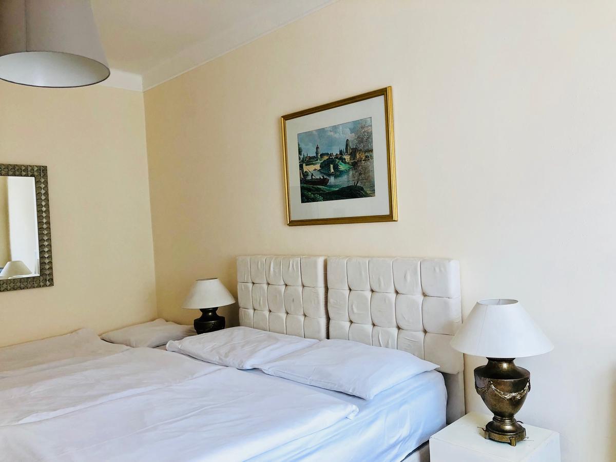Hotel Mira