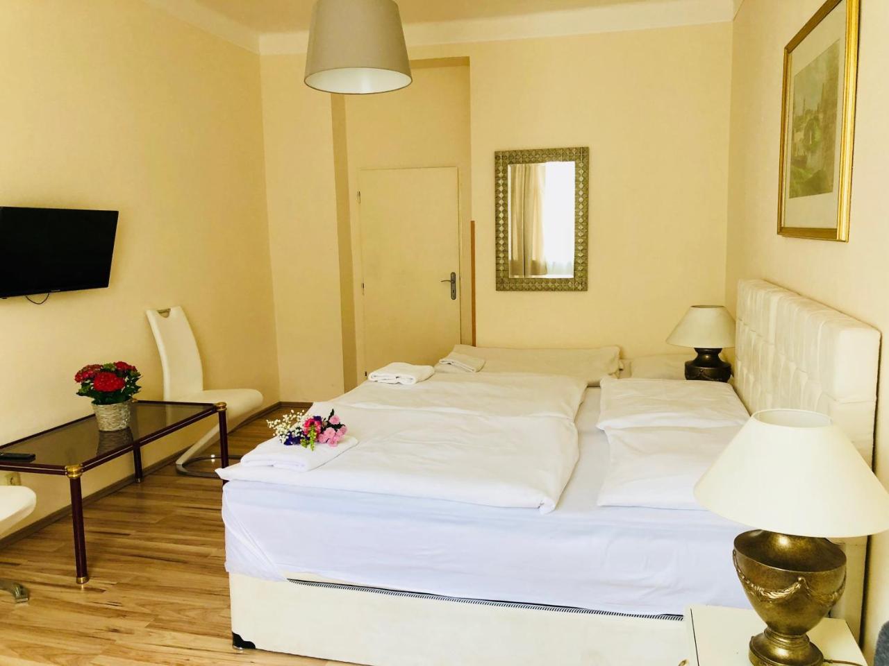 Mira Hotel 3*