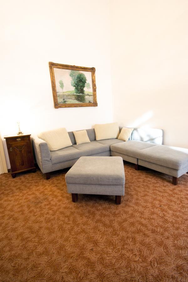 Hotel U Zlateho Jelena 4*
