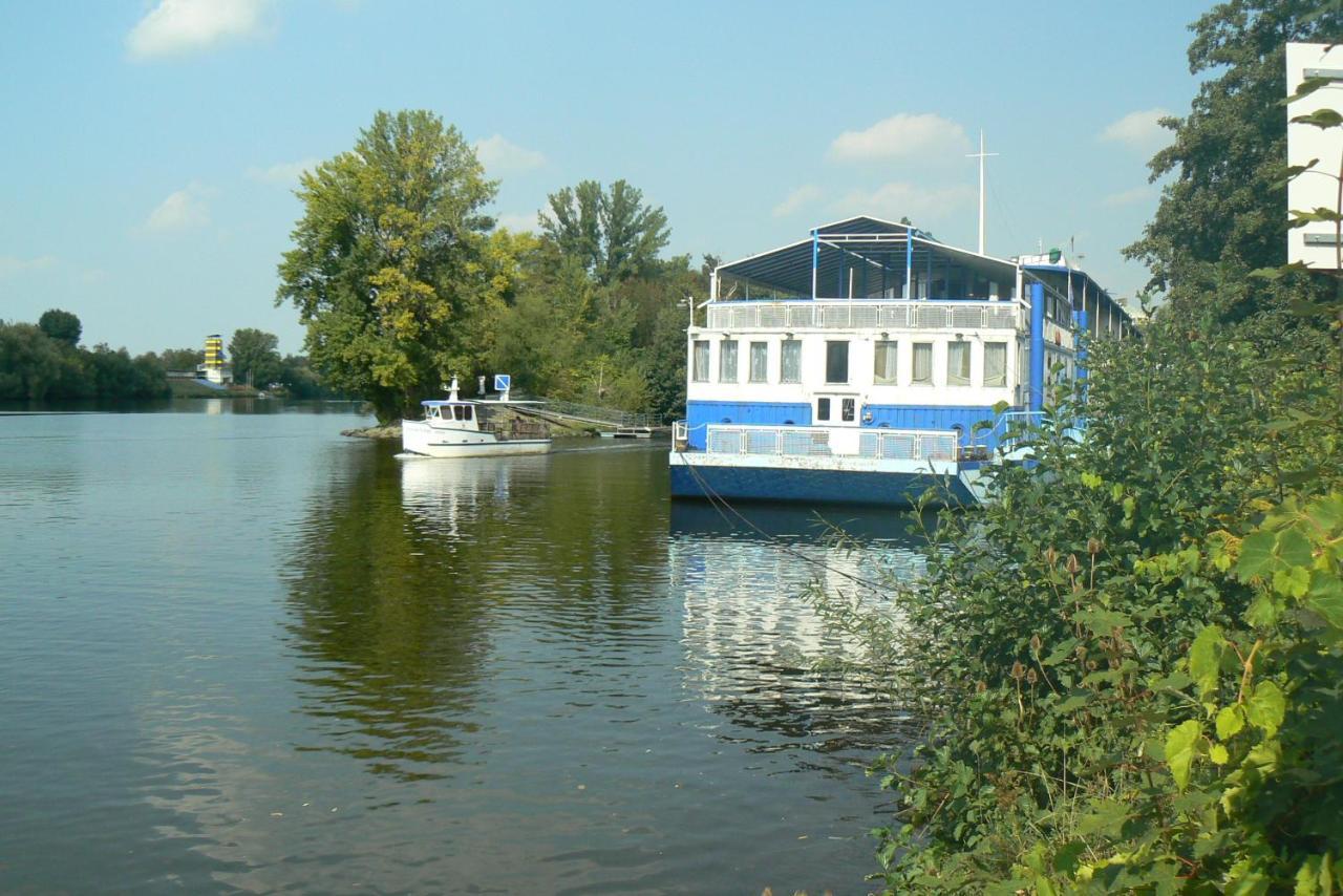 Racek Botel Prague