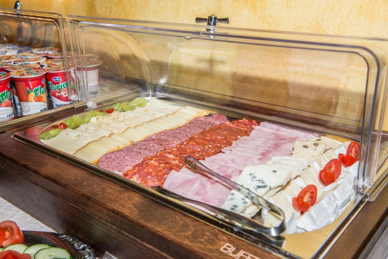 Hotel Cerny Slon 4*