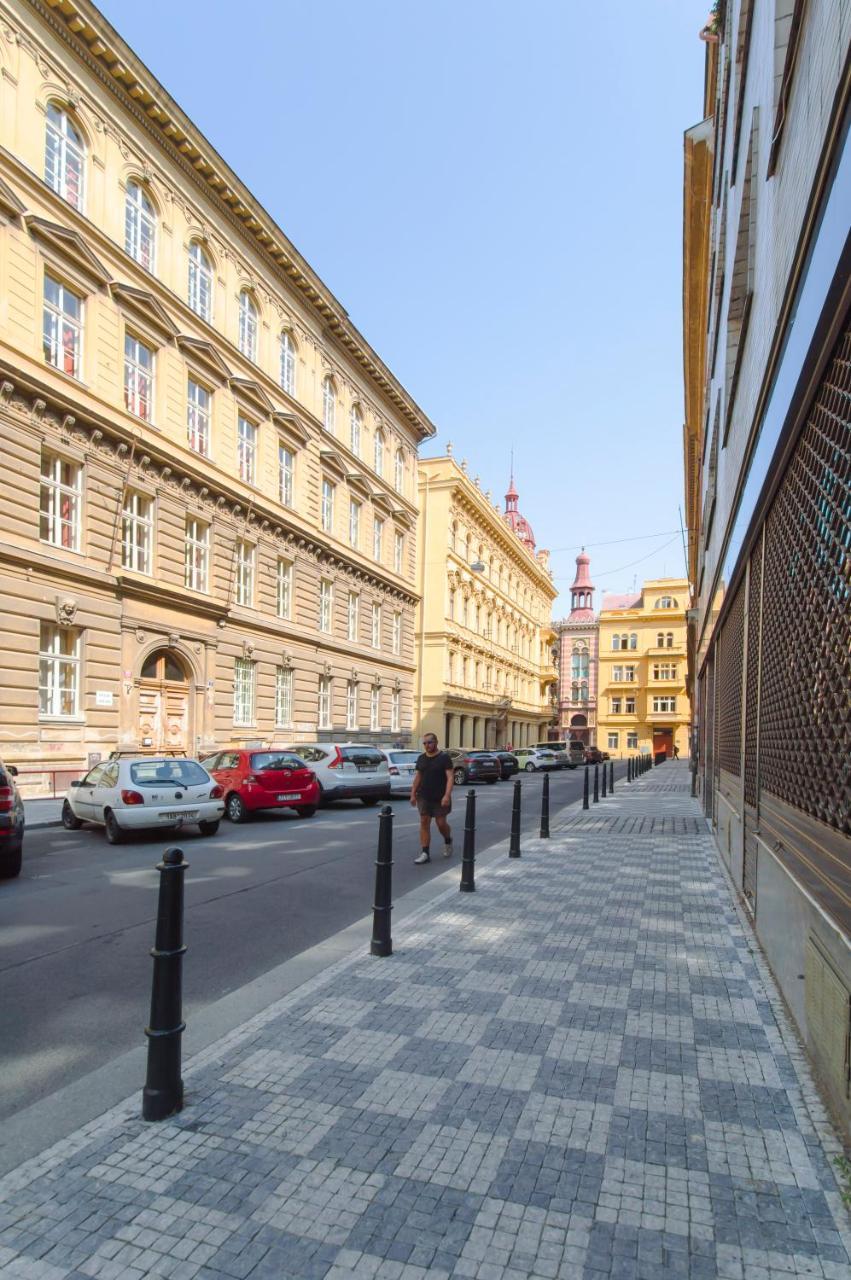 U Pujcovny 6 Appartement *