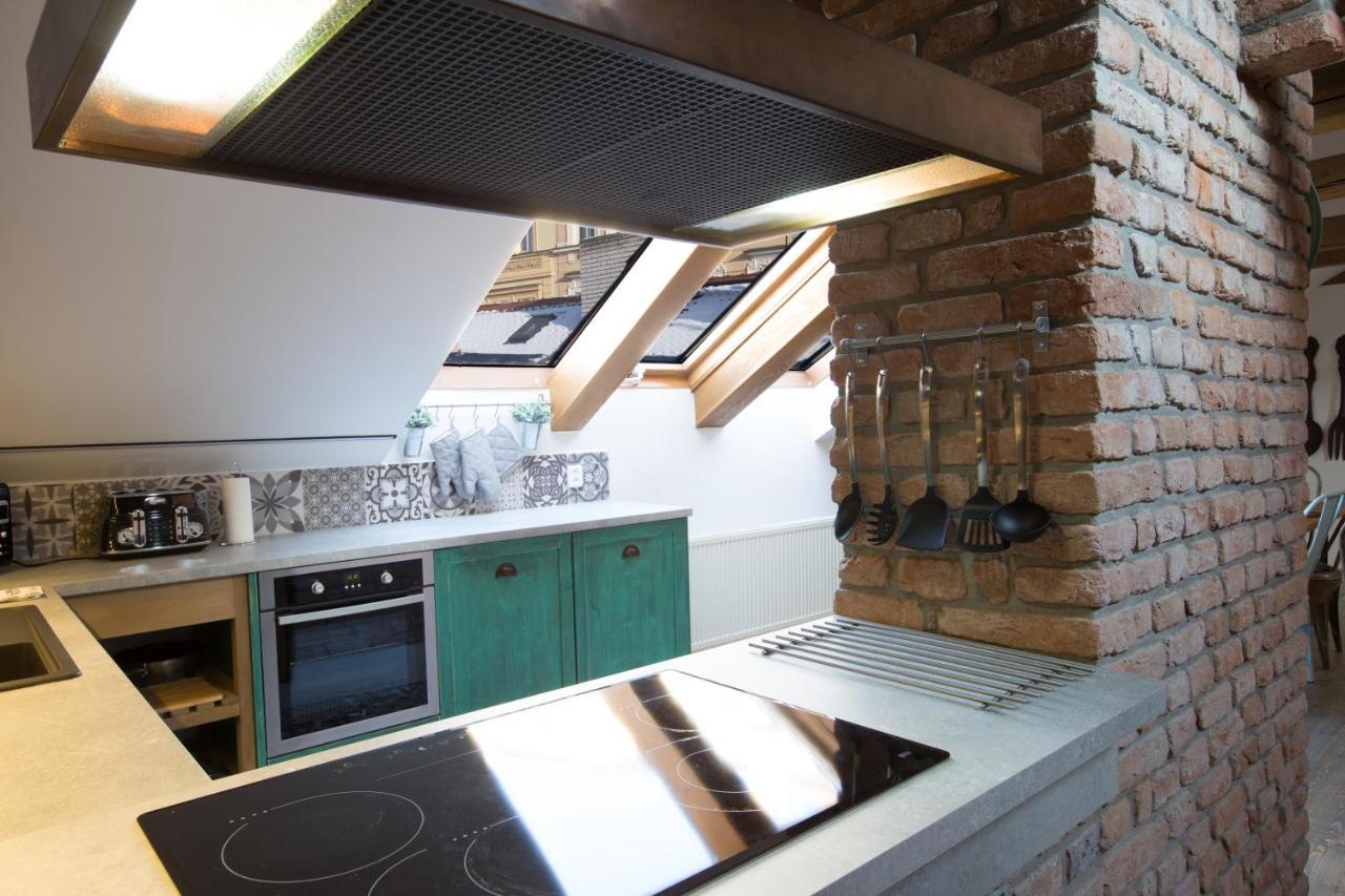Gigantic Boho Chic 3 Bedroom 3 Bathroom Loft With Hanging Chair * Prague