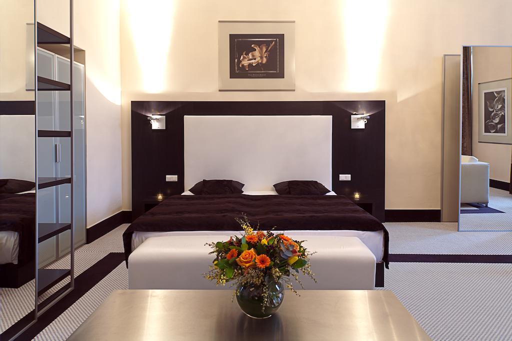 Old Town Square By Emblem Aparthotel Prague