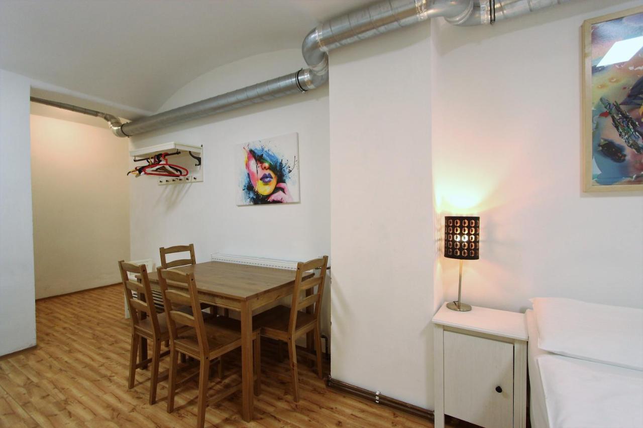 Marabou Hostel *