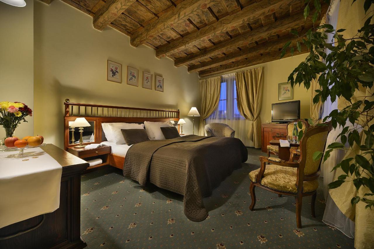 Hotel U 3 Pstrosu 4*