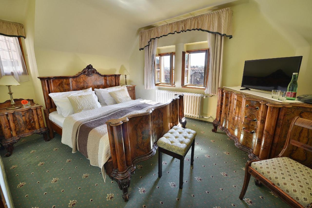 U 3 Pstrosu Hotel