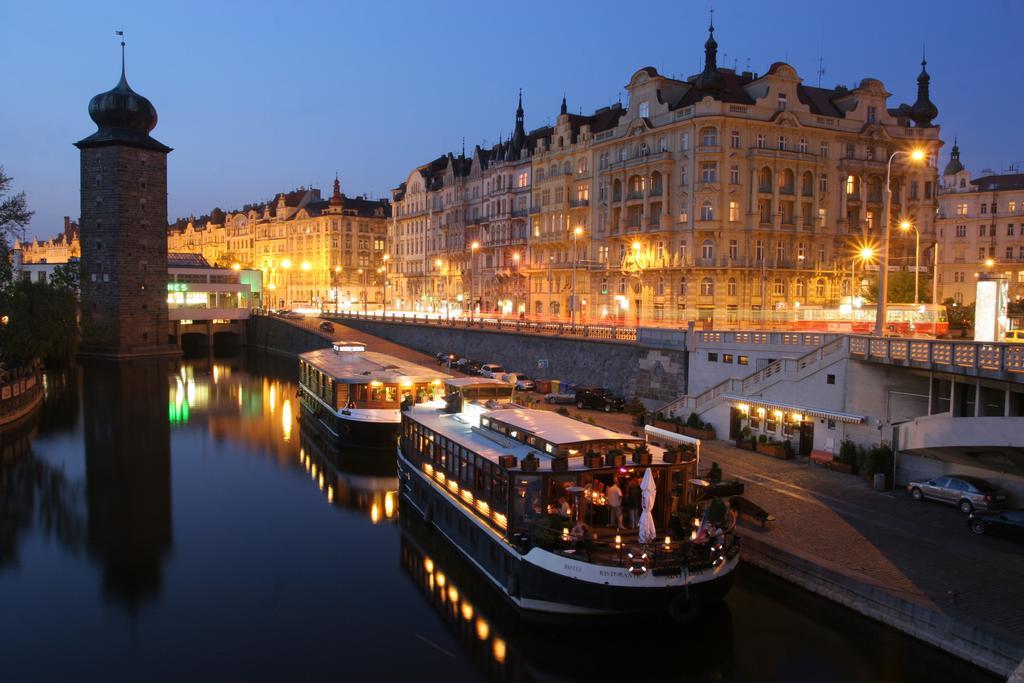 Boat Matylda Tekne Prag