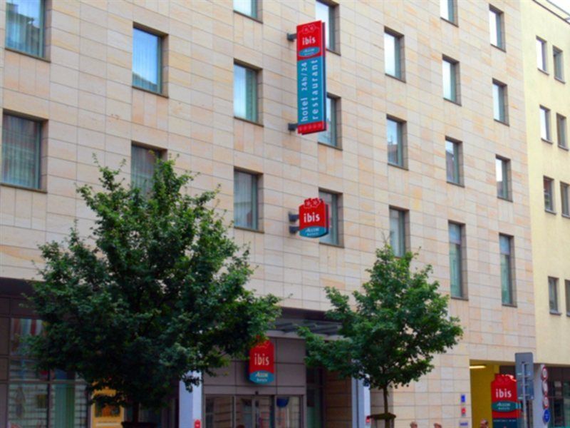 Ibis Wenceslas Square Hotel 3*
