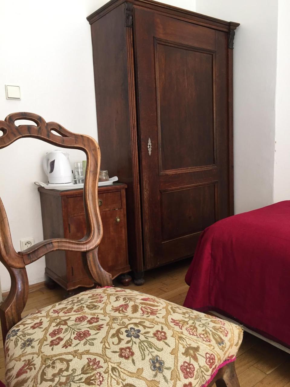 Rosemary Hostel *