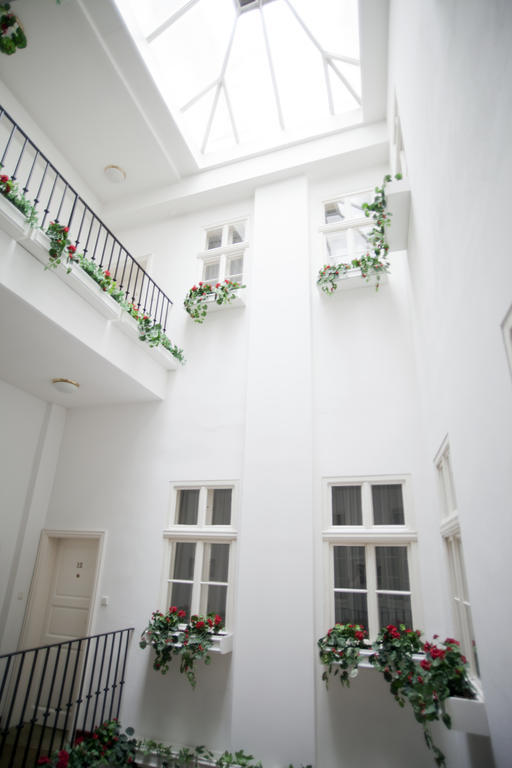 Otel Pod Vezi Prag