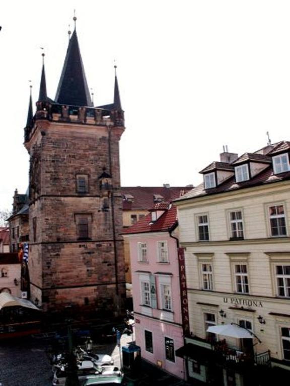 Otel Pod Vezi Prag