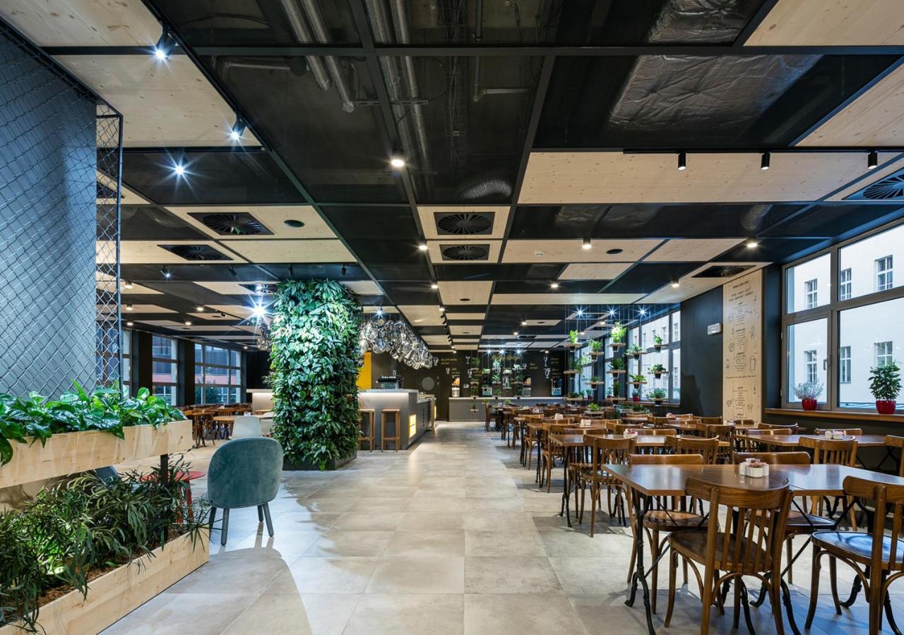 Ibis Wenceslas Square 3*