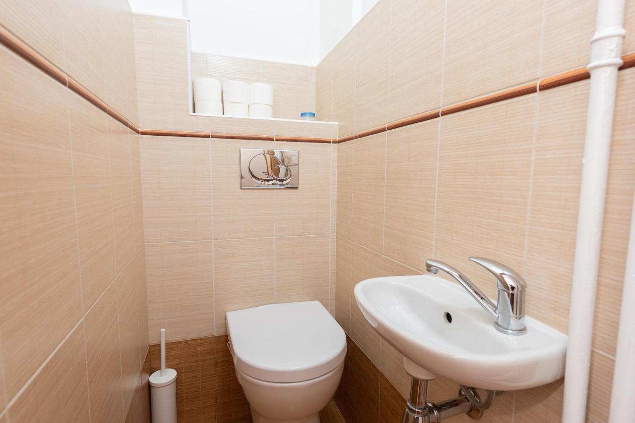 Splash Apartment