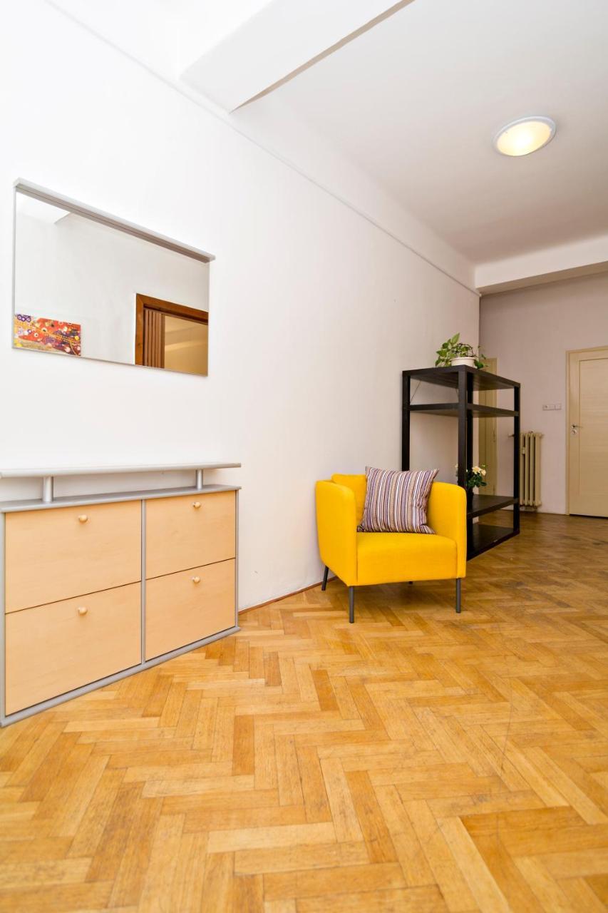 Apartment With 2 Bathrooms