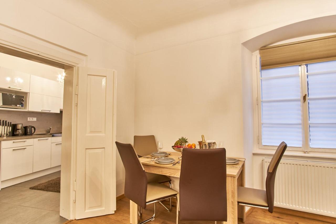 Apartment Charles Bridge Royal