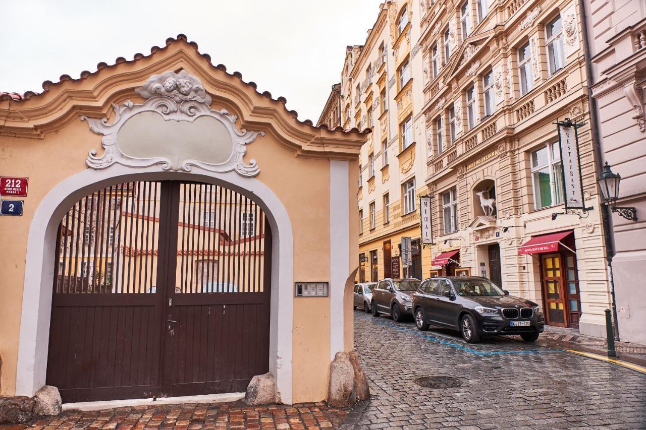 Charles Bridge Royal Apartment Prague
