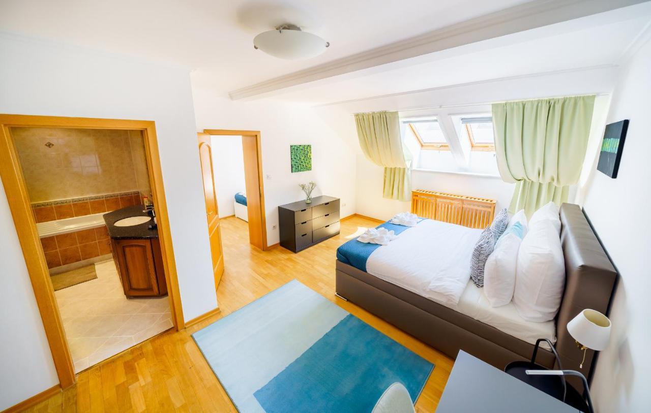 Alone 5br+3bath Penthouse In Center Of Apartment *