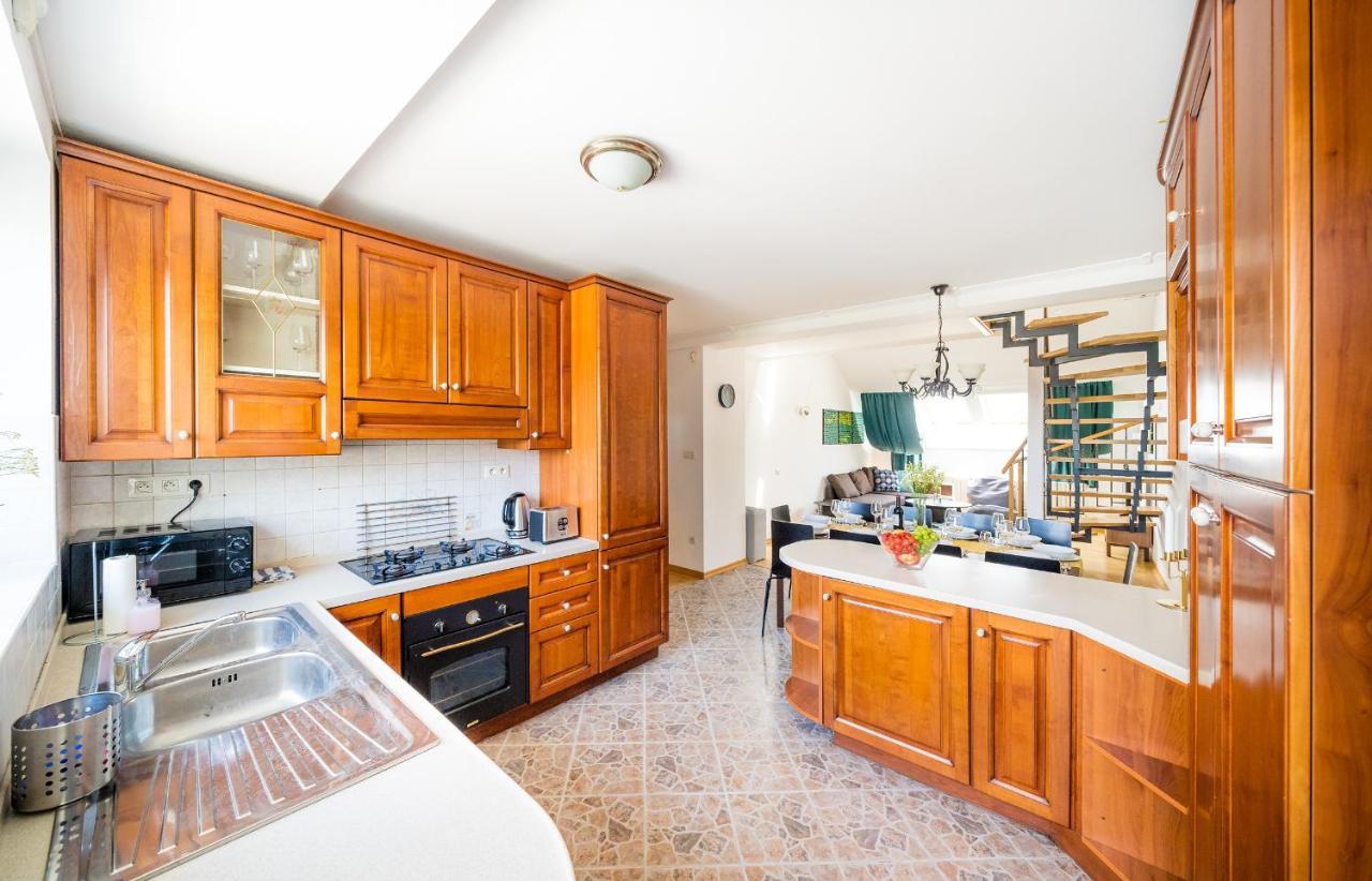Alone 5br+3bath Penthouse In Center Of Apartment *
