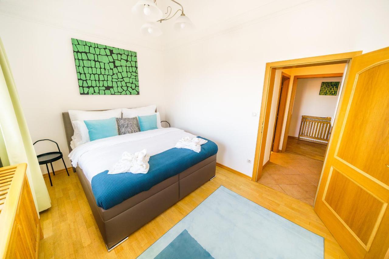 Alone 5br+3bath Penthouse In Center Of Apartment Prague