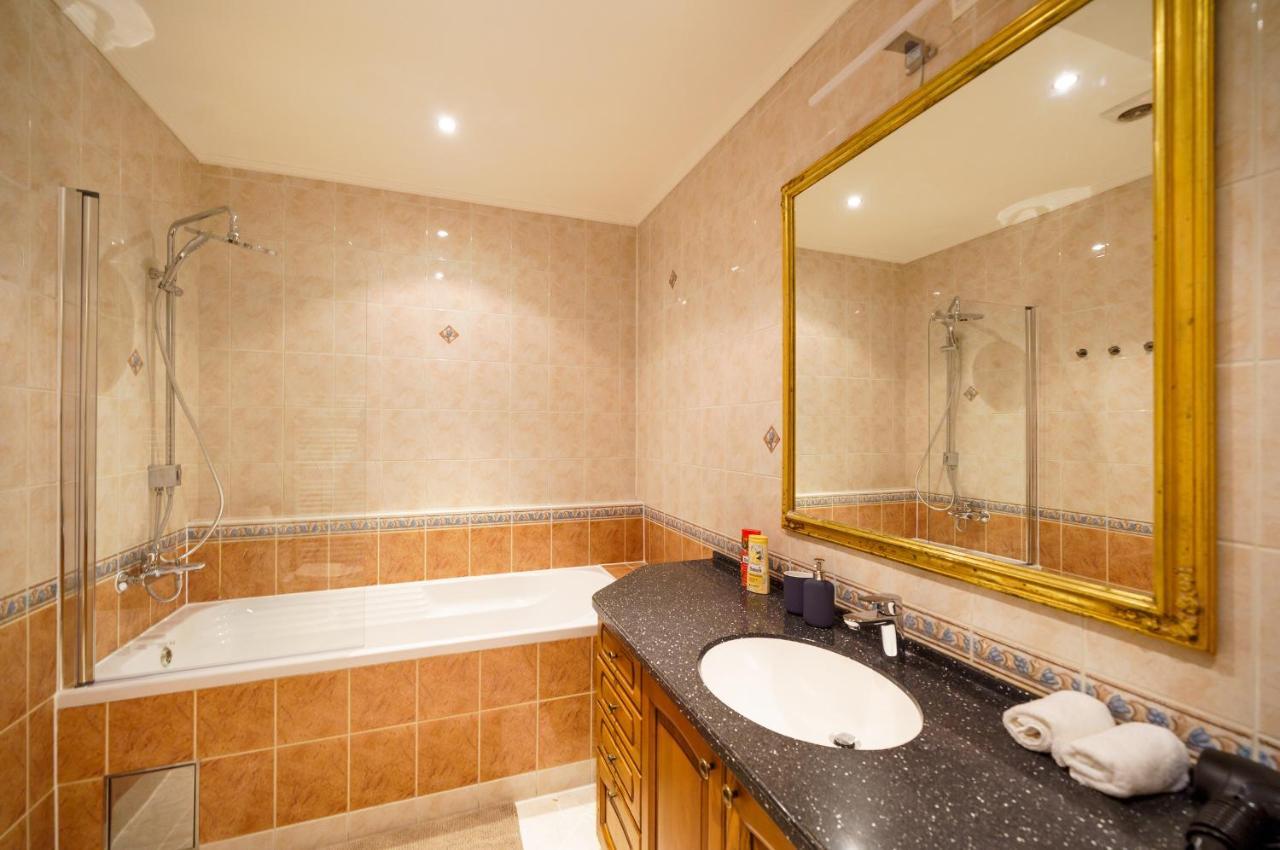Alone 5br+3bath Penthouse In Center Of