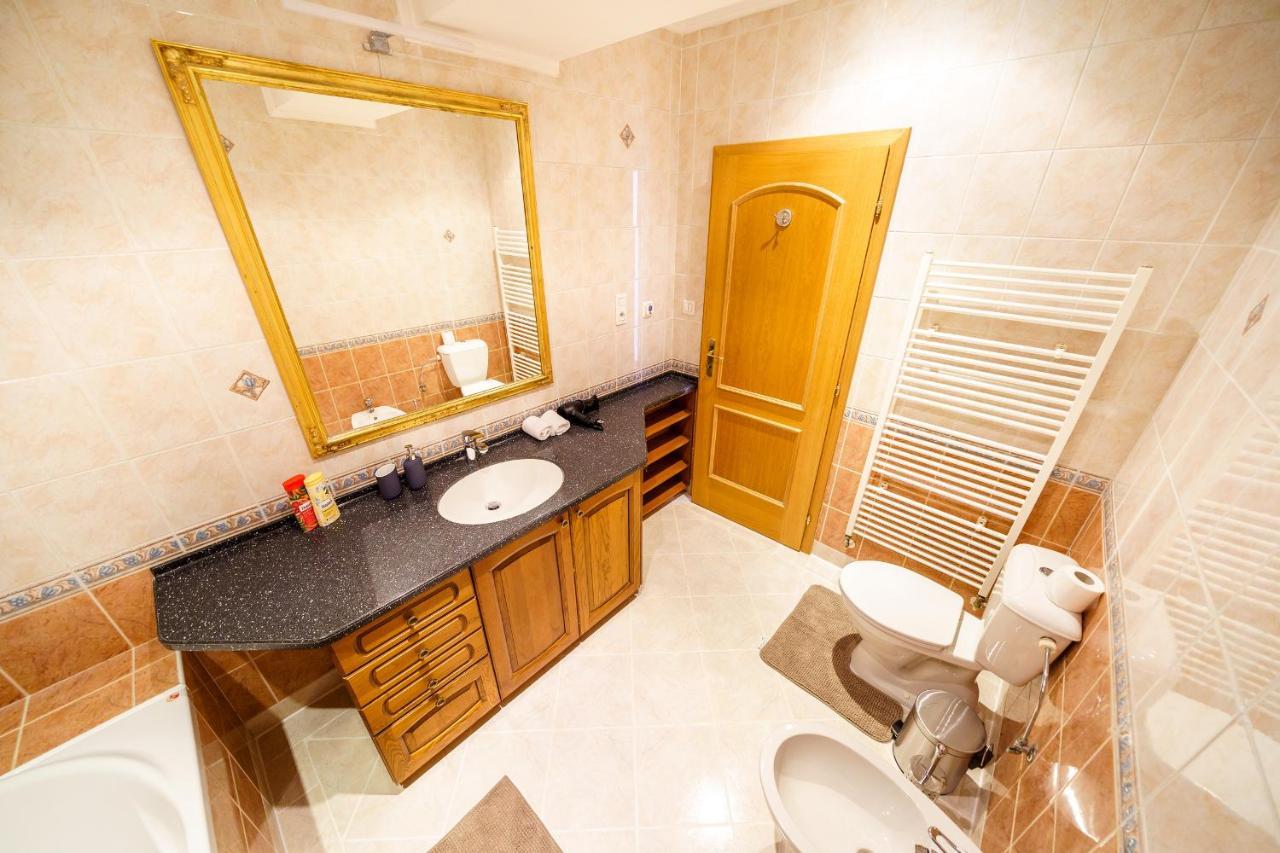 Alone 5br+3bath Penthouse In Center Of Apartment *