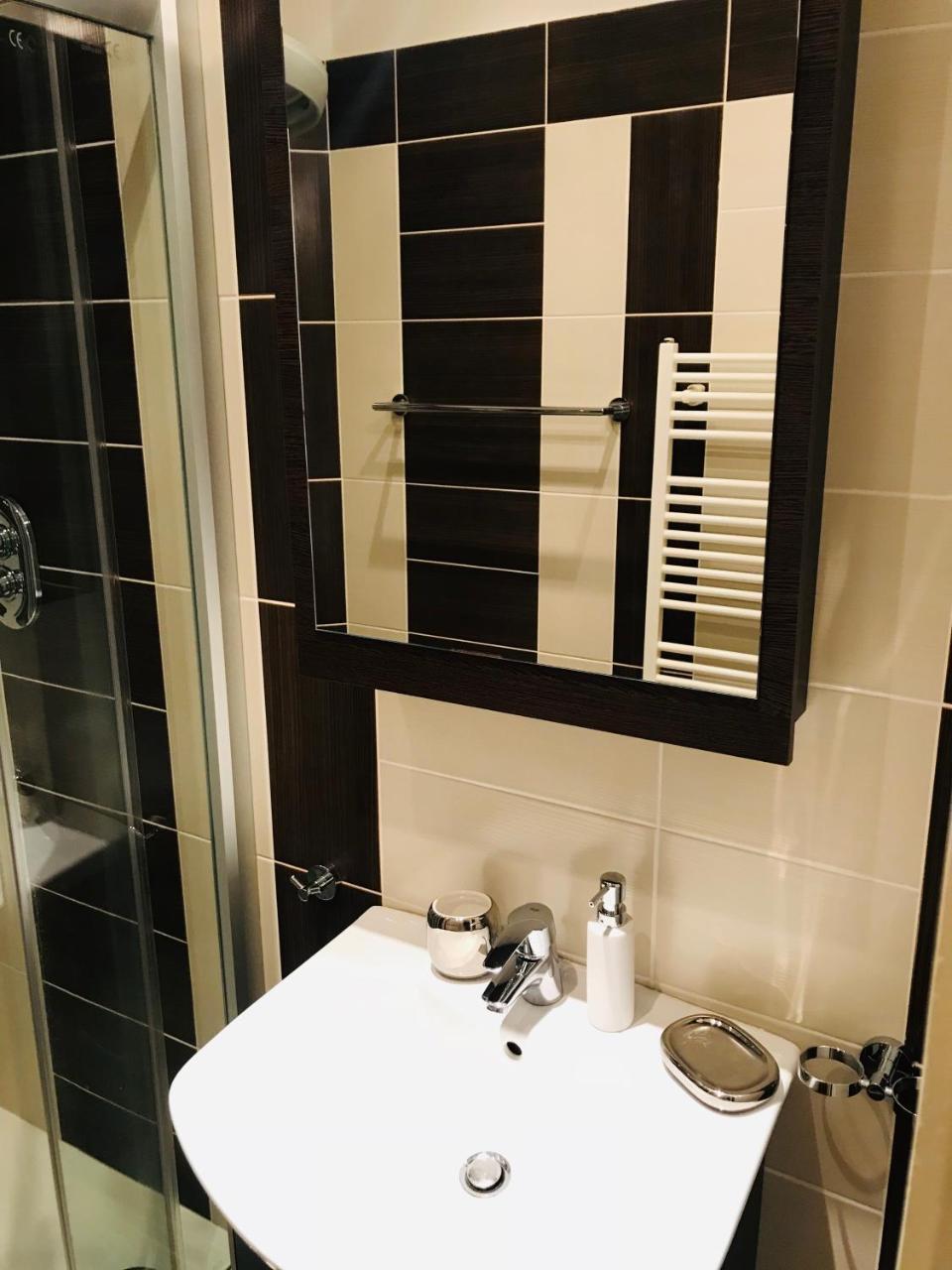 U Obecniho Dvora Apartment
