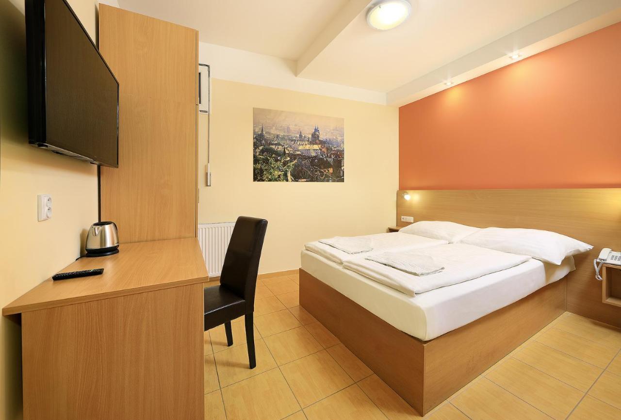 Basement Old Town Apartment Prag