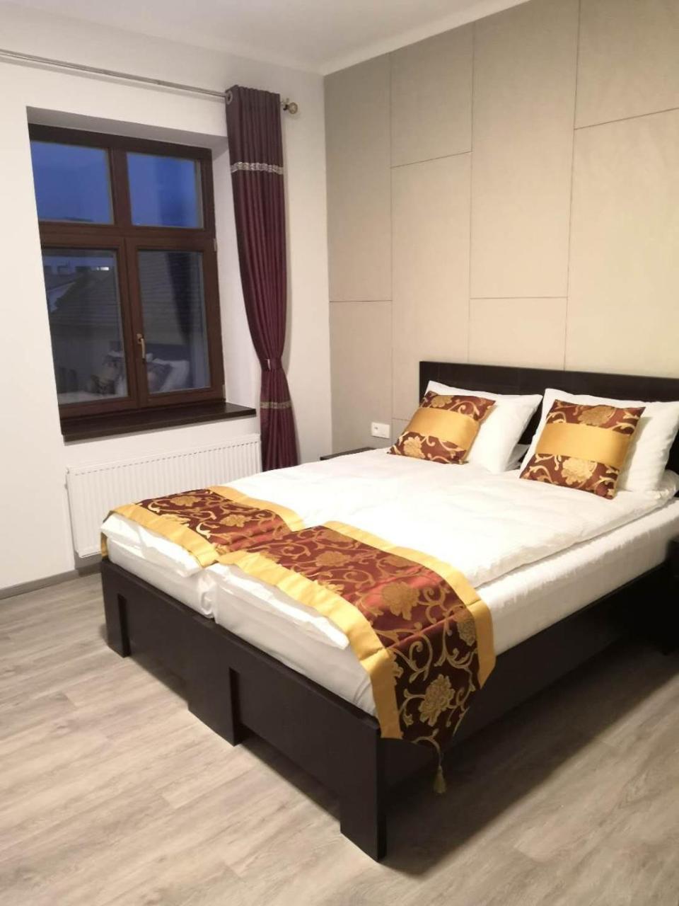 Sun-house Pension&restaurant -parkingfree- Hotel Praga