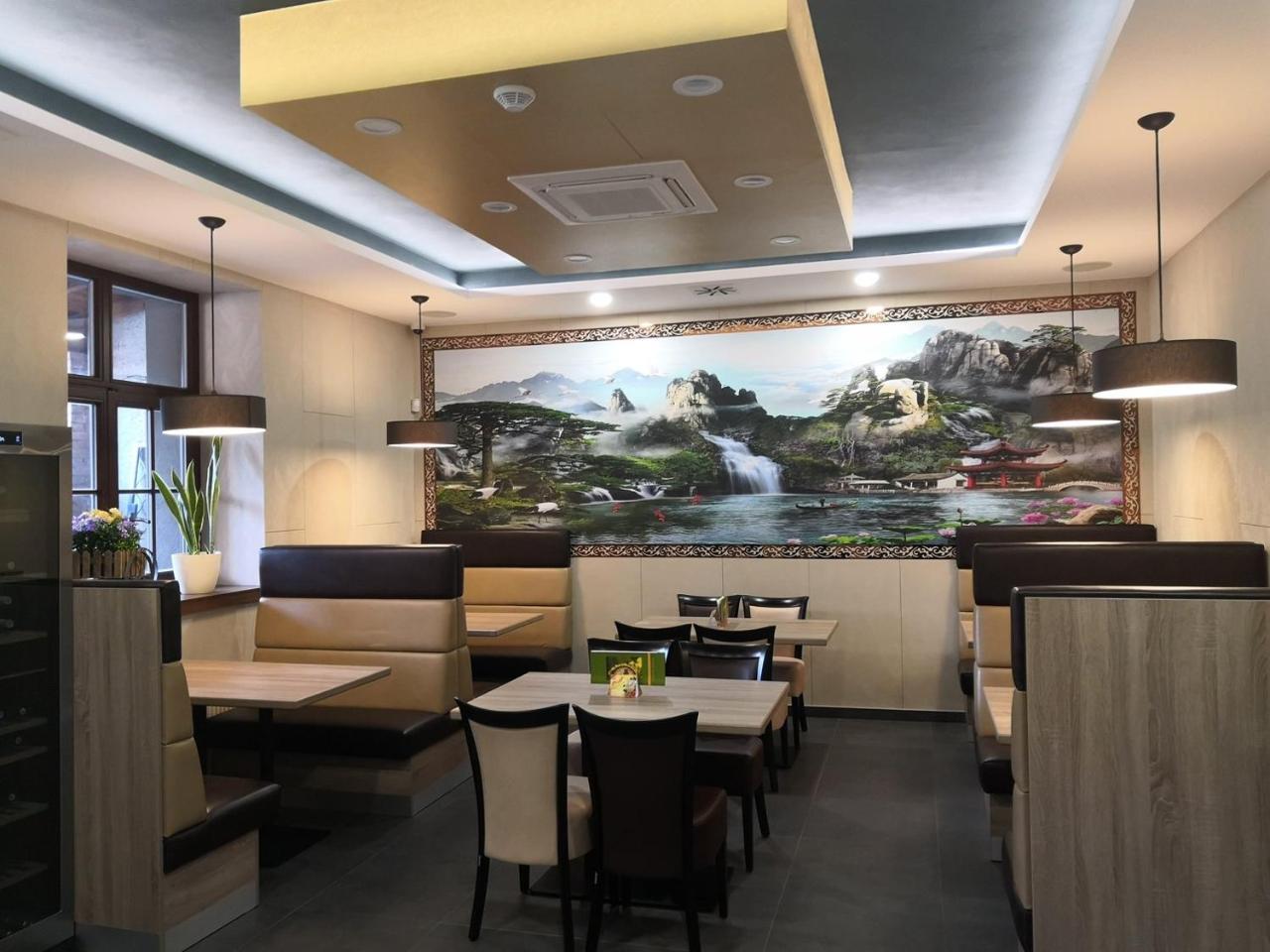 Sun-house Pension&restaurant -parkingfree- Hotel Praga