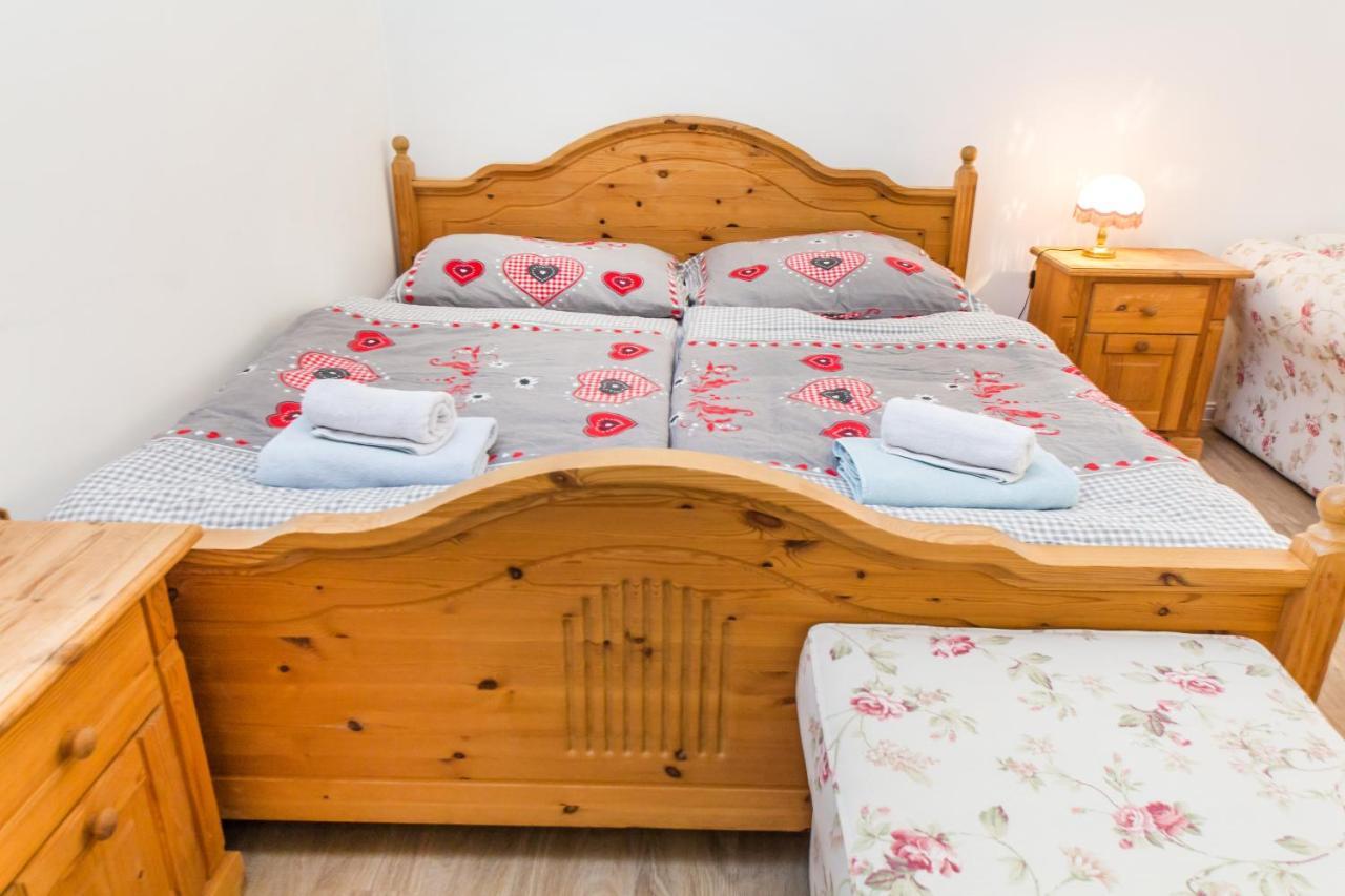 Apartment Hradebni Nr. 5 *