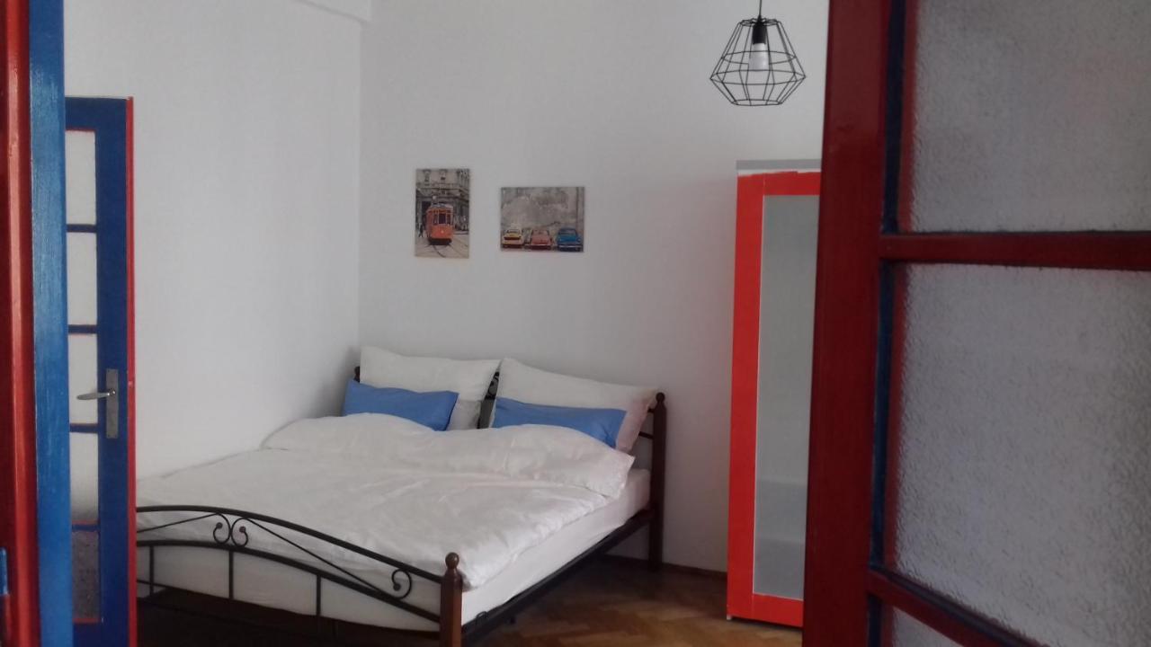 A At The Heart Of Apartment *