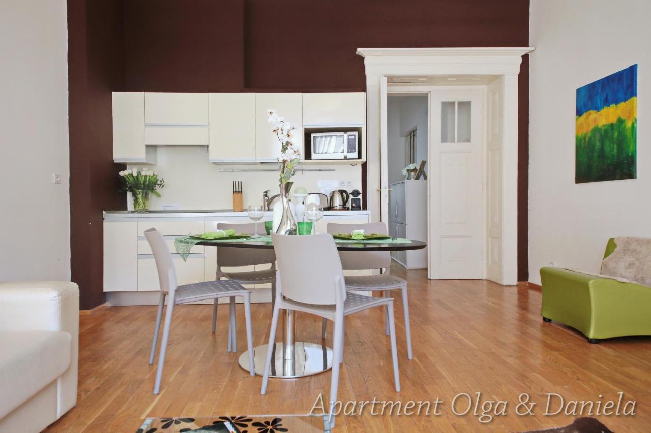 Apartment Women's Hall Of Fame *